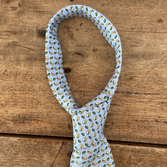 Vineyard Vines Pistachios and Almonds Silk - Picture 6 of 9